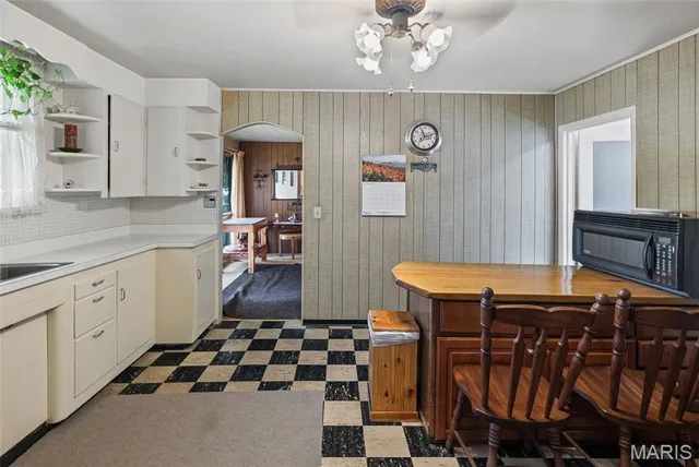 $280,000 | 1650 North Bluff Road, Collinsville, IL 62234