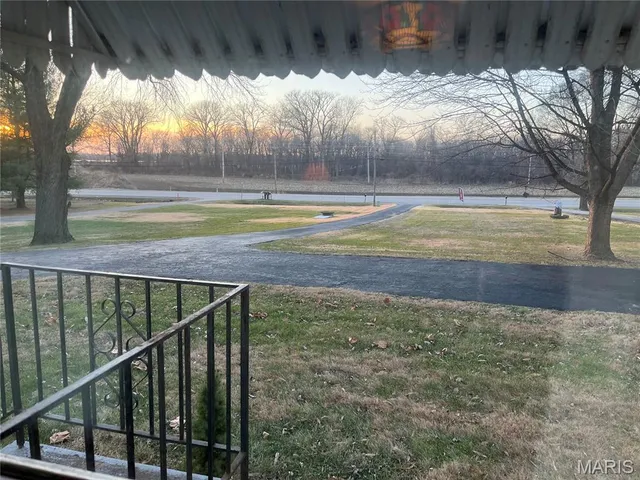 $280,000 | 1650 North Bluff Road, Collinsville, IL 62234