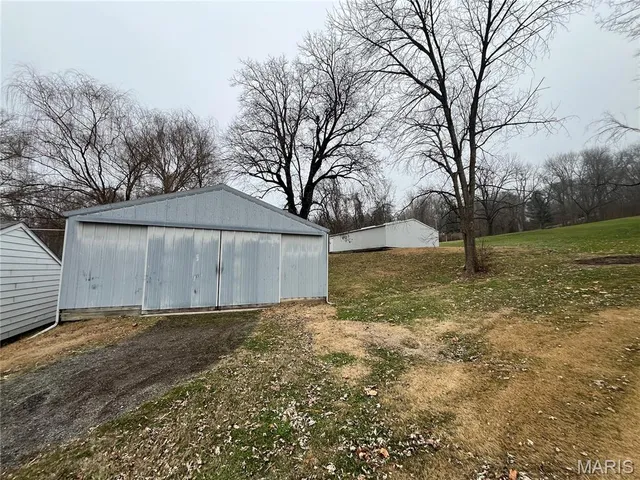 $280,000 | 1650 North Bluff Road, Collinsville, IL 62234