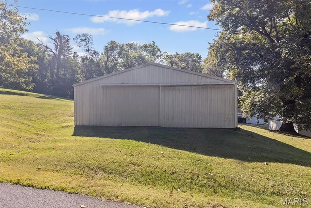 $280,000 | 1650 North Bluff Road, Collinsville, IL 62234