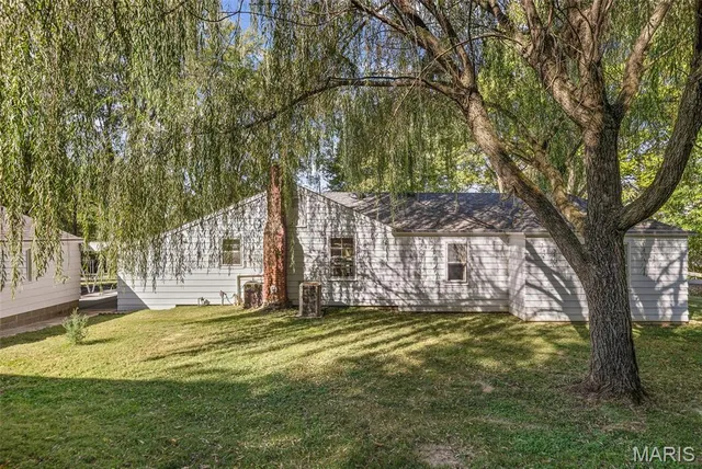 $280,000 | 1650 North Bluff Road, Collinsville, IL 62234