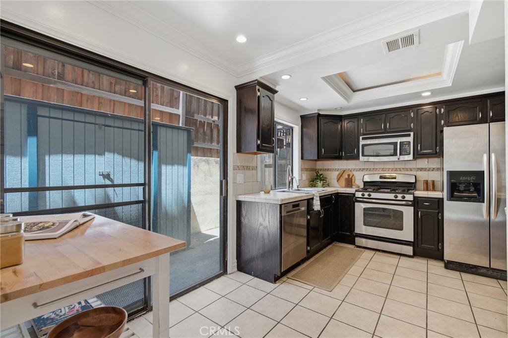 1429 Valley View Road, Unit 32 Glendale, CA 91202 - Photo 10 of 35