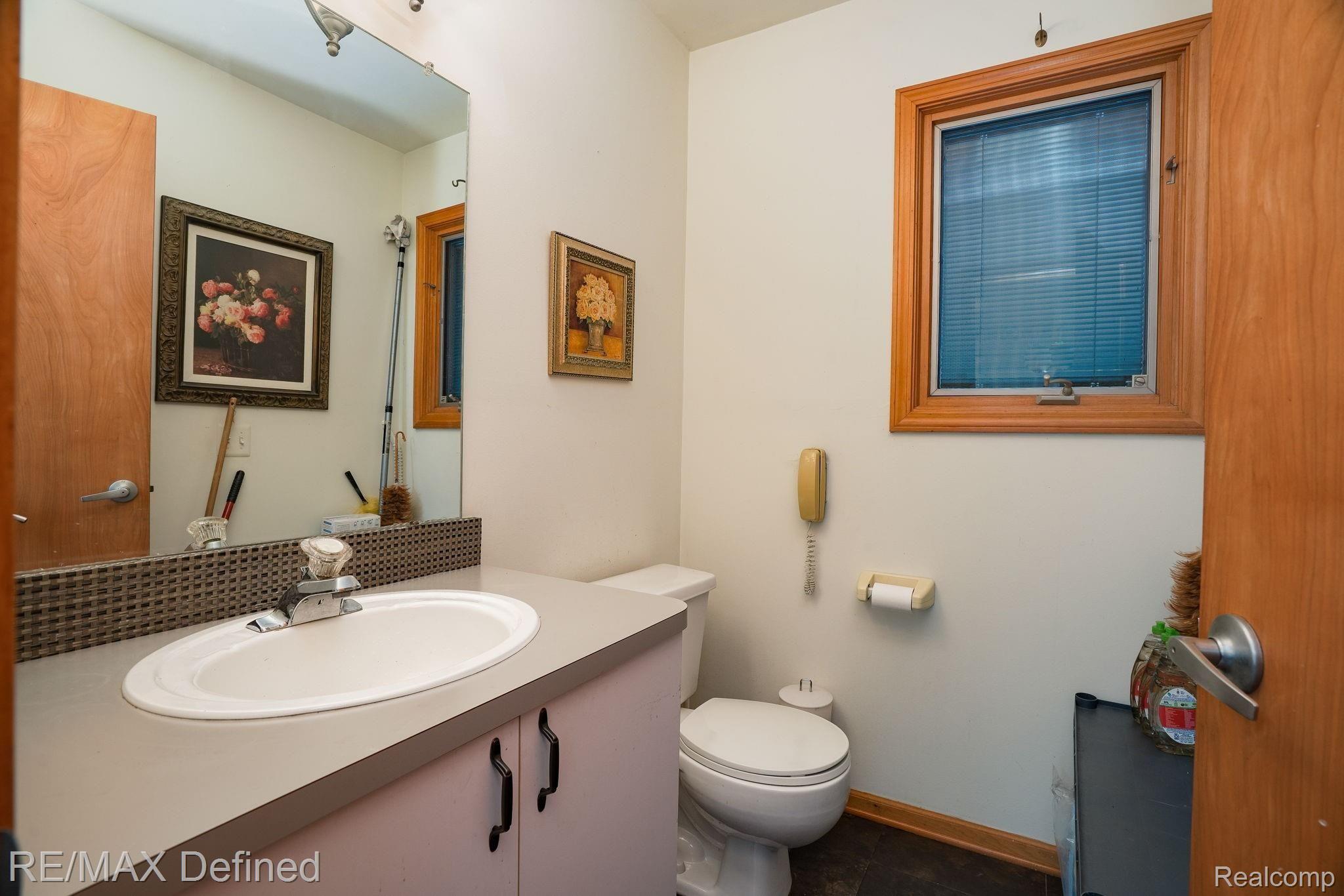 1927 Brookfield Road Rochester, MI 48306 - Photo 23 of 62 23-web-or-mls-1927-Brookfield-Ct-23.jpg