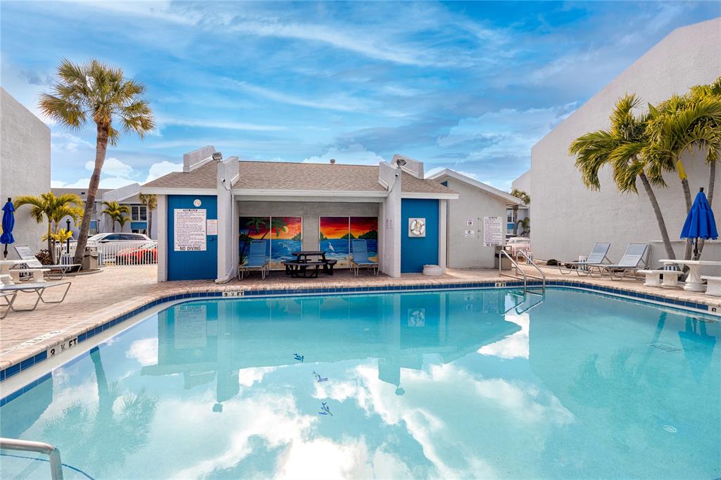 329 Medallion Boulevard, Unit B Madeira Beach, FL 33708 - Photo 34 of 47