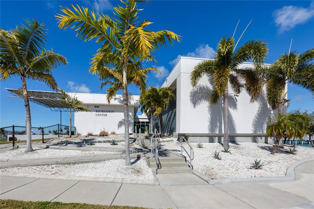 329 Medallion Boulevard, Unit B Madeira Beach, FL 33708 - Photo 36 of 47