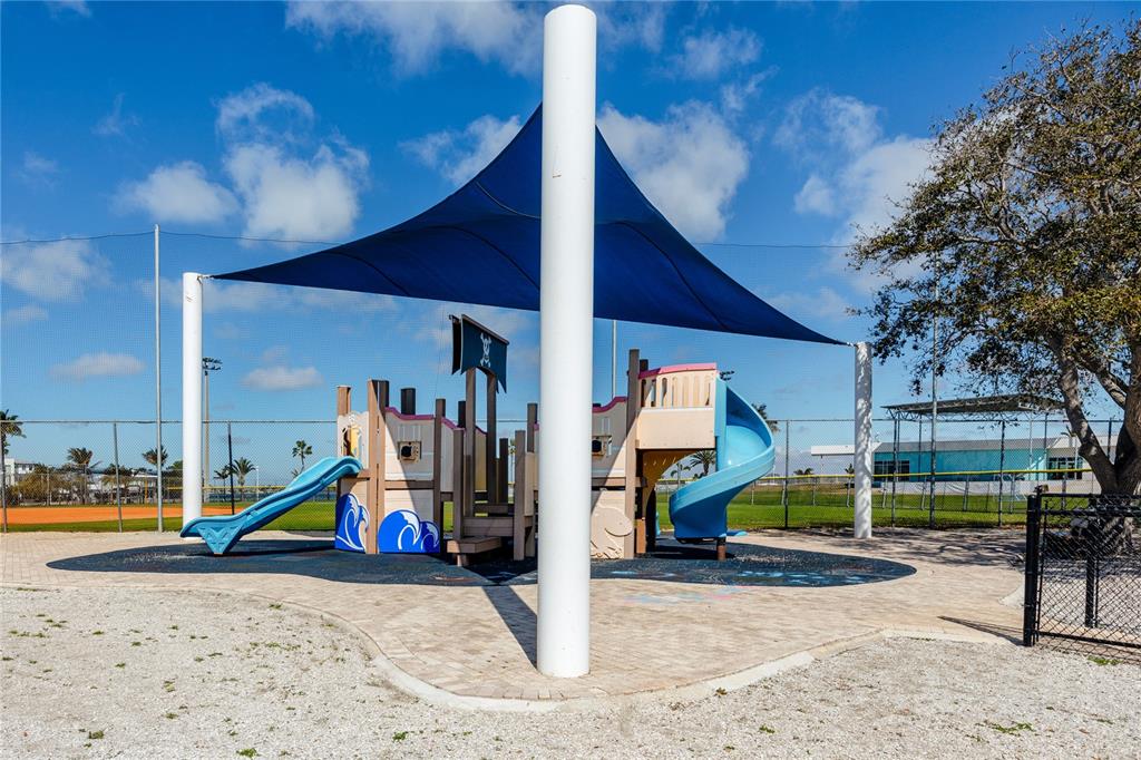 329 Medallion Boulevard, Unit B Madeira Beach, FL 33708 - Photo 39 of 47