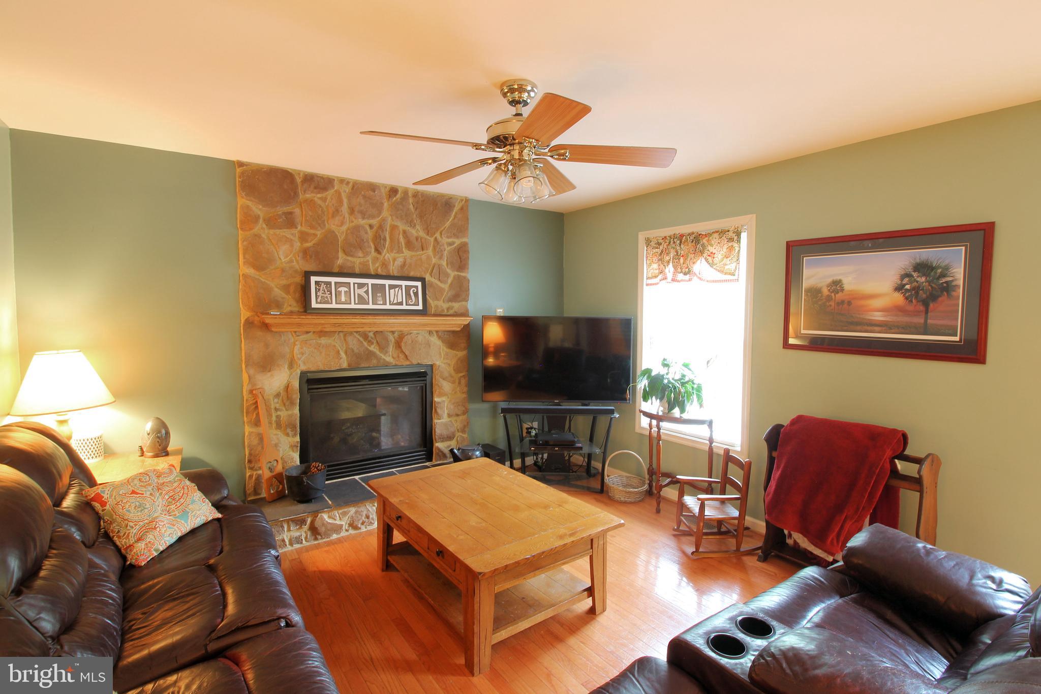 28301 Walnut Ridge Way Rhoadesville, VA 22542 - Photo 3 of 30 Family Room-Great Room Adjoins Kitchen