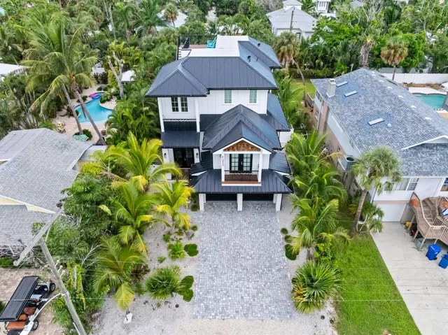 $3,490,000 | 408 Magnolia Avenue, Anna Maria, FL 34216