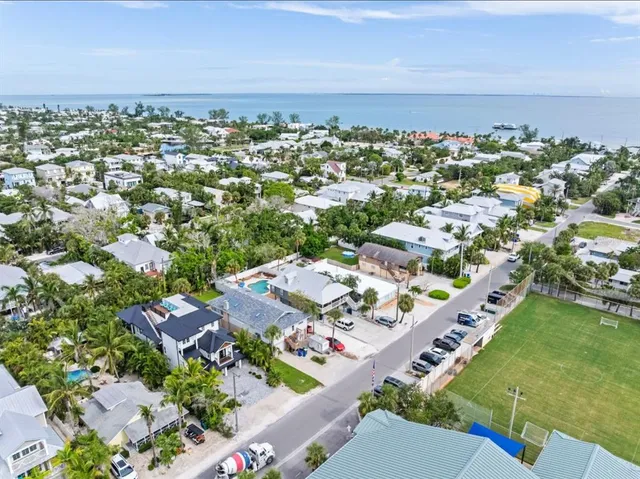 $3,490,000 | 408 Magnolia Avenue, Anna Maria, FL 34216