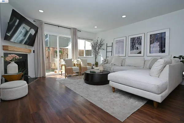 $499,000 | 28325 Winn Court, Unit 1, Hayward, CA 94544