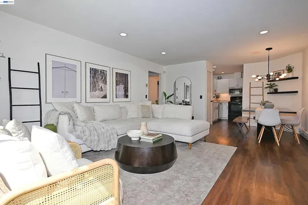 $499,000 | 28325 Winn Court, Unit 1, Hayward, CA 94544