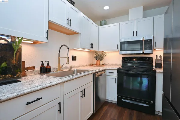 $499,000 | 28325 Winn Court, Unit 1, Hayward, CA 94544