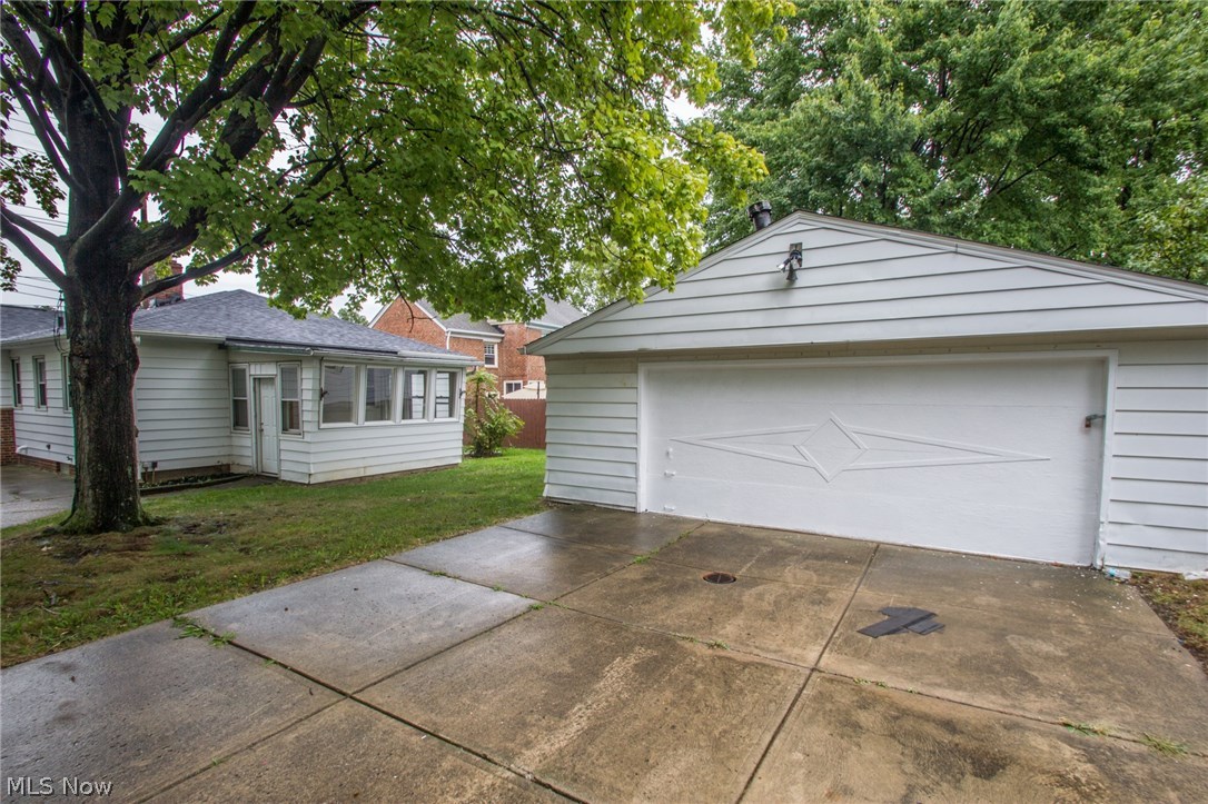 10571 Snow Road Parma Heights, OH 44130 - Photo 25 of 25 Garage 2