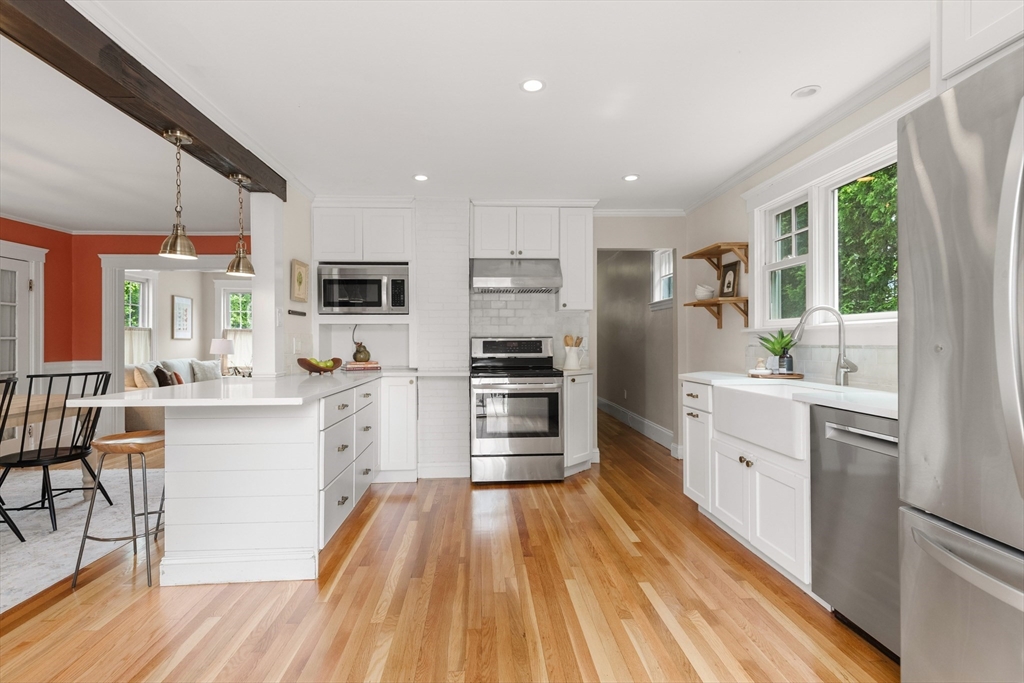 22 Prince Street Marblehead, MA 01945 - Photo 14 of 33
