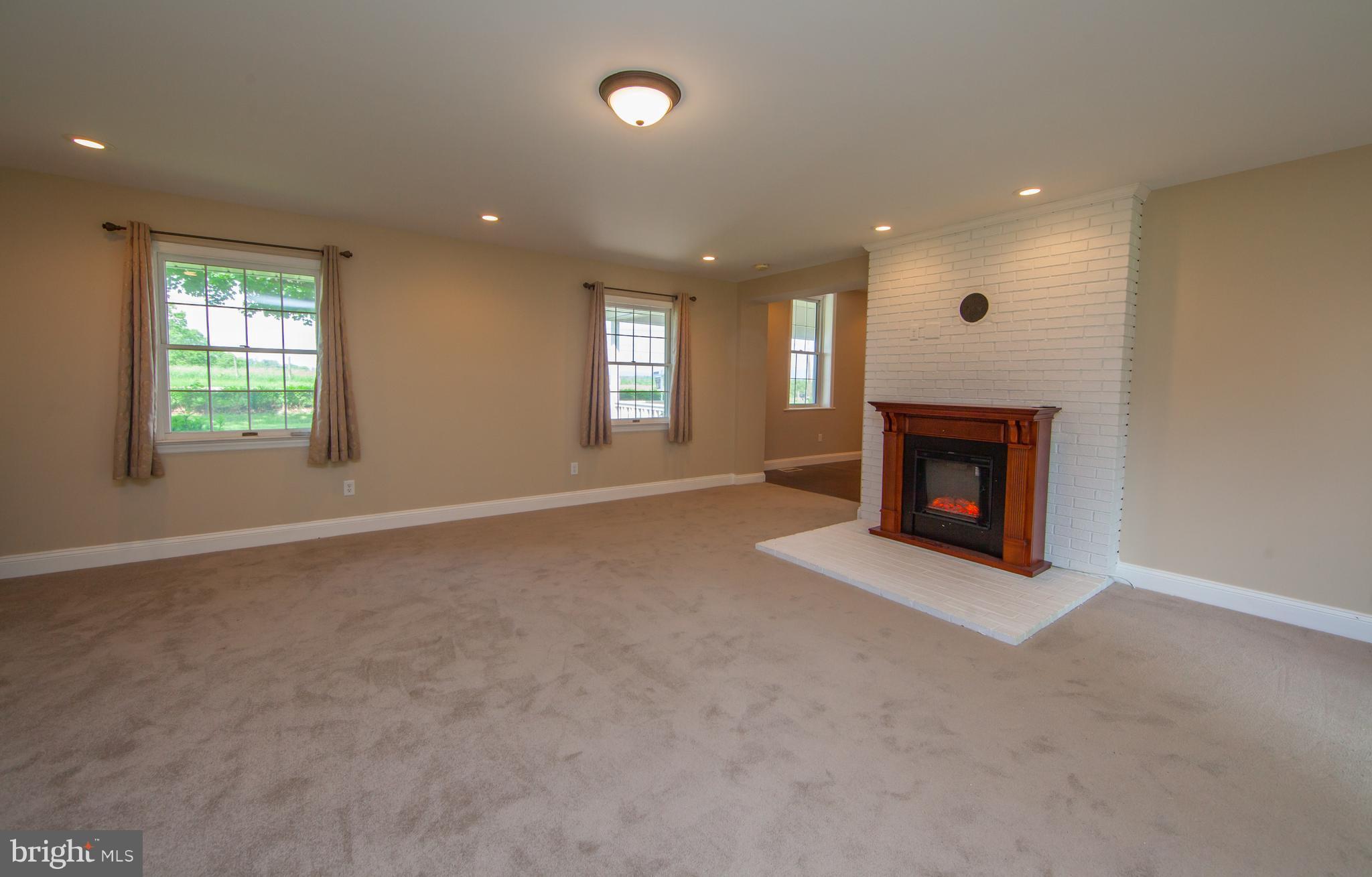 17407 Lappans Road Fairplay, MD 21733 - Photo 20 of 30 Living Room