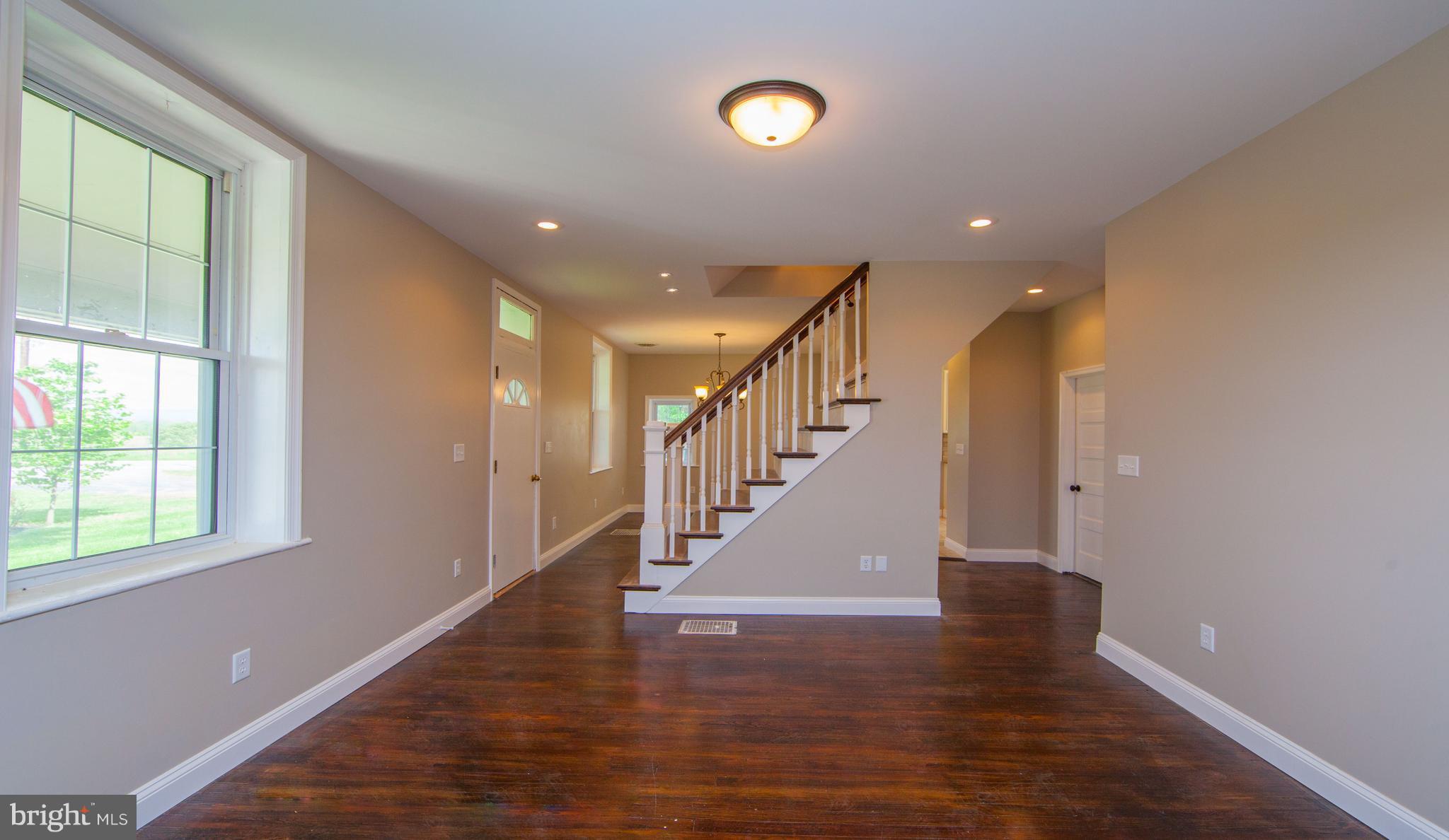 17407 Lappans Road Fairplay, MD 21733 - Photo 22 of 30 Living Room