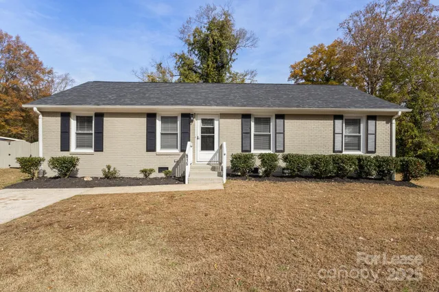 $2,150 | 815 Sharon Drive, Waxhaw, NC 28173