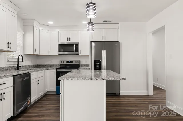 $2,150 | 815 Sharon Drive, Waxhaw, NC 28173