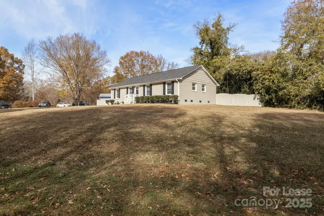 $2,150 | 815 Sharon Drive, Waxhaw, NC 28173