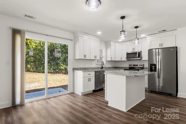 $2,150 | 815 Sharon Drive, Waxhaw, NC 28173