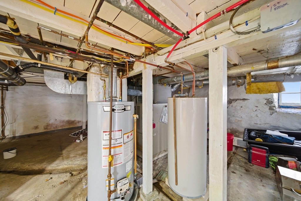 31 Whitcomb Street Webster, MA 01570 - Photo 27 of 39 a utility room with dryer and washer