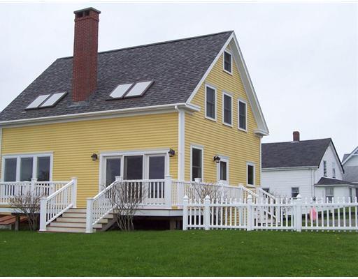11 High Street Lubec, ME 04652 - Photo 2 of 10 Exterior Front.
