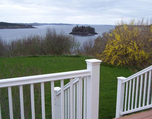 11 High Street Lubec, ME 04652 - Photo 3 of 10 View.