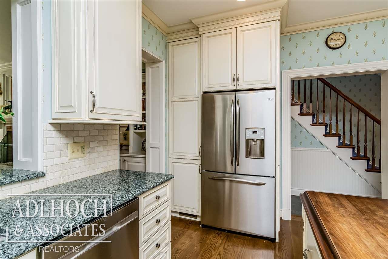 181 Merriweather Road Grosse Pointe Farms, MI 48236 - Photo 8 of 37