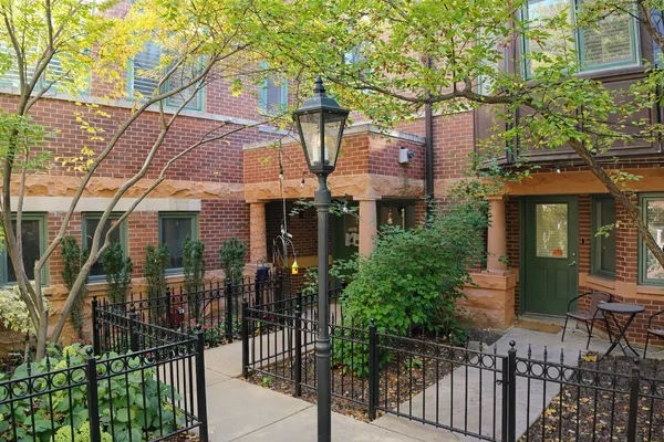 $6,500 | 1351 West Altgeld Street, Unit 4C, Chicago, IL 60614