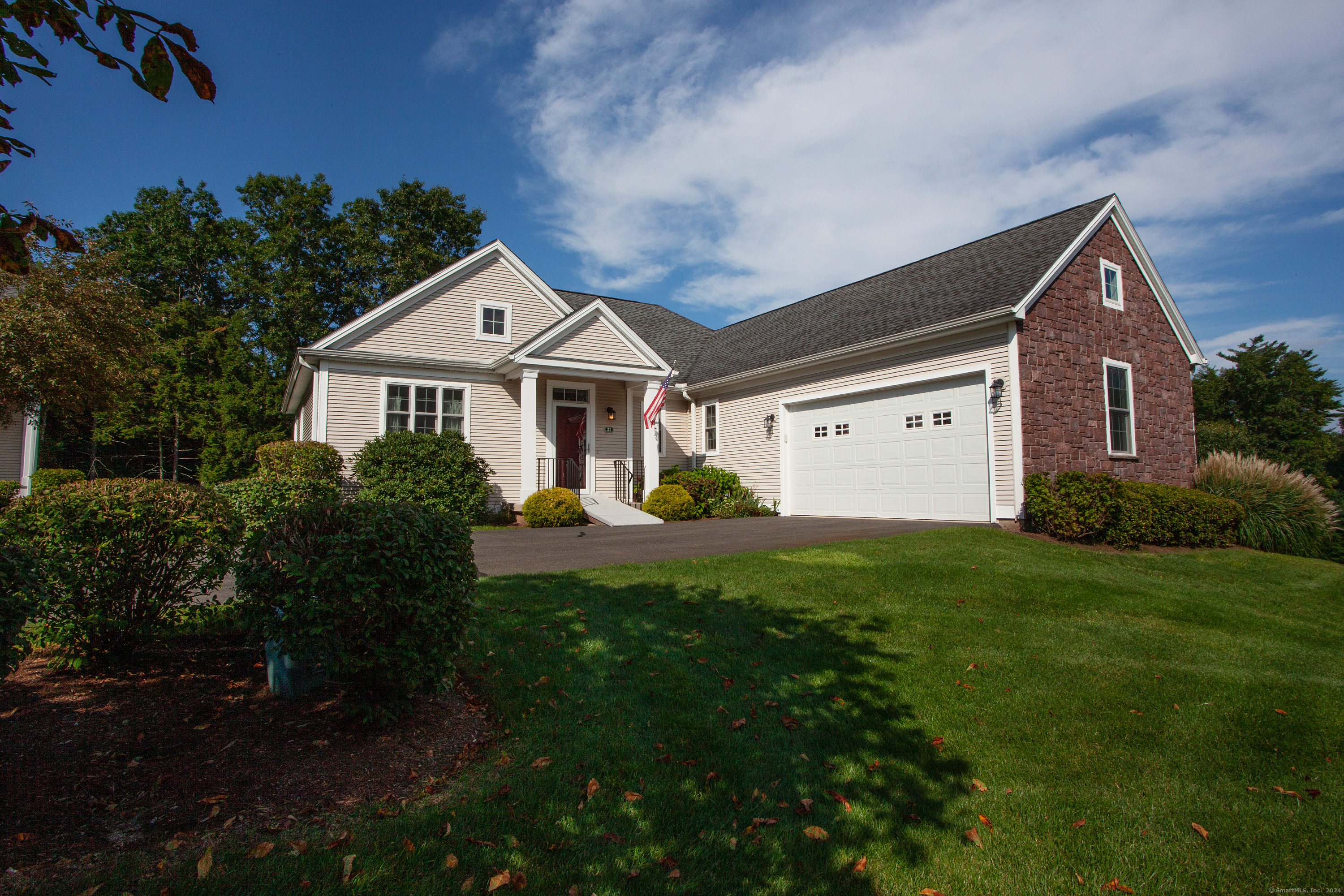 31 Bantry Road, Unit 31 Simsbury, CT 06070 - Photo 1 of 1 Gallery Image 1