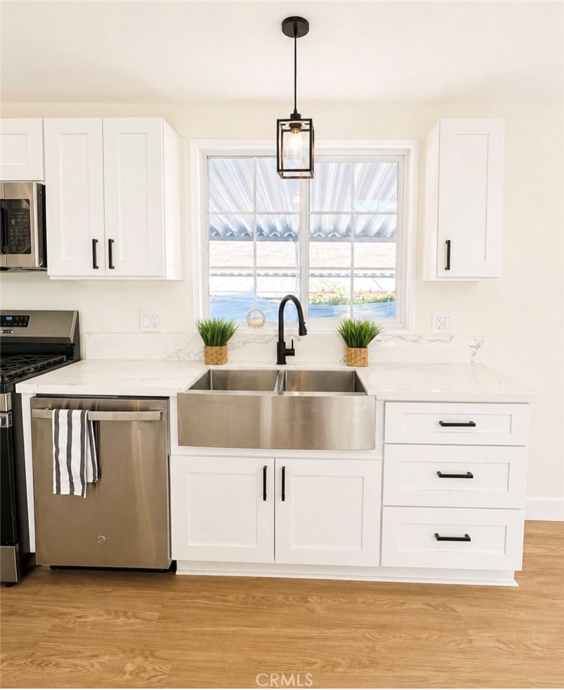 1638 Calavo Road, Unit 63 Fallbrook, CA 92028 - Photo 7 of 15 Kitchen