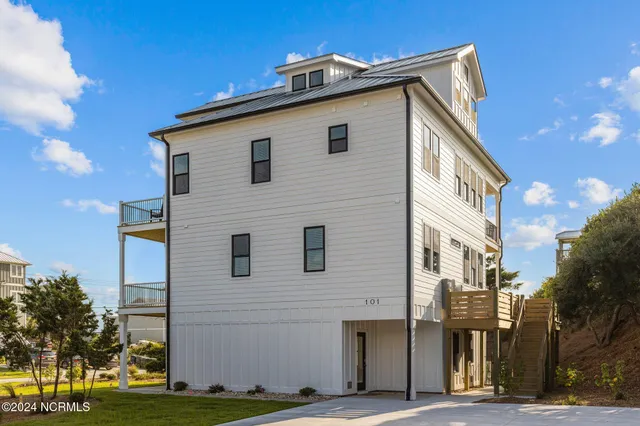 $2,950,000 | 101 Melaine Street, Emerald Isle, NC 28594
