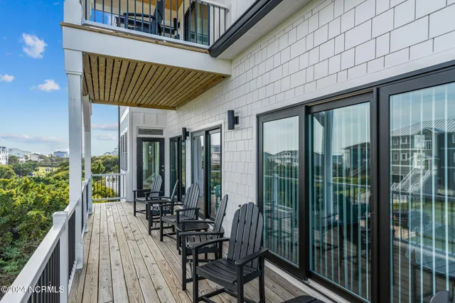 $2,950,000 | 101 Melaine Street, Emerald Isle, NC 28594