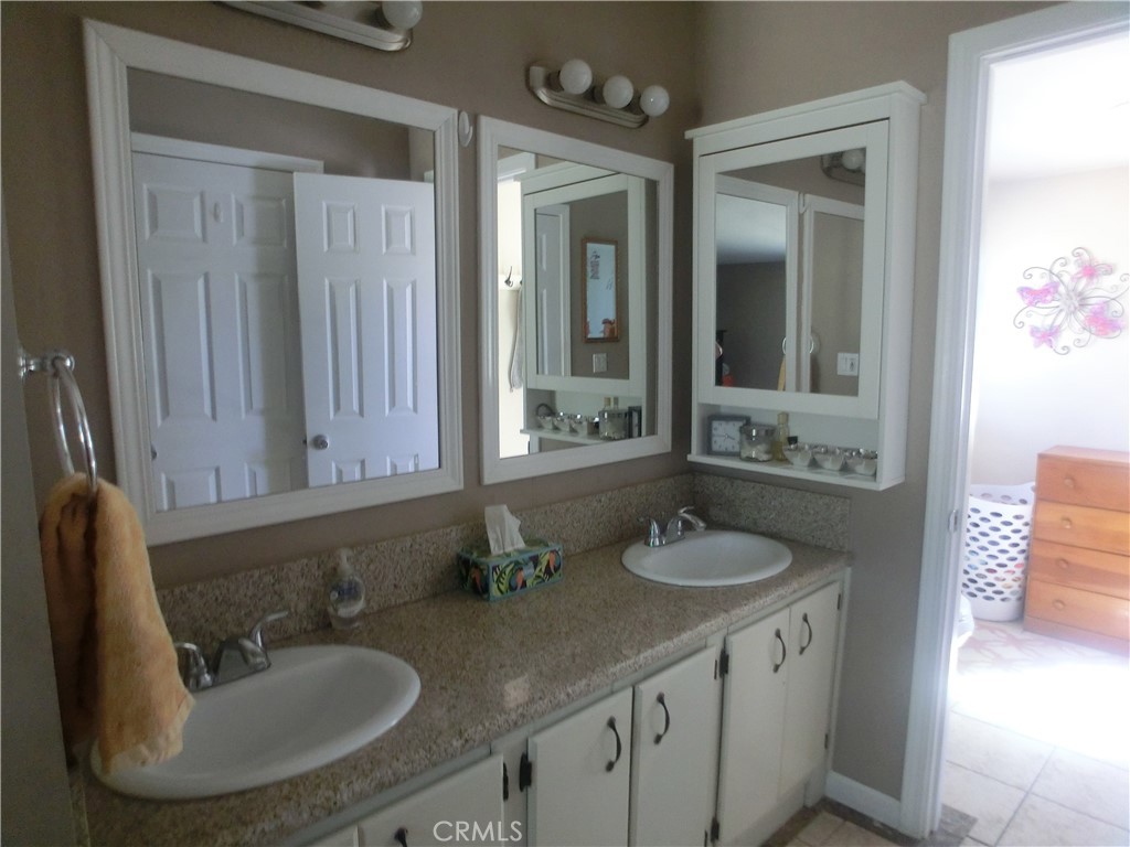 9282 Caughlin Road Phelan, CA 92371 - Photo 13 of 23