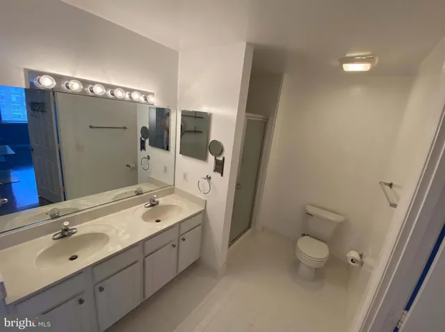 $3,800 | 3835 9th Street North, Unit PH6W, Arlington, VA 22203