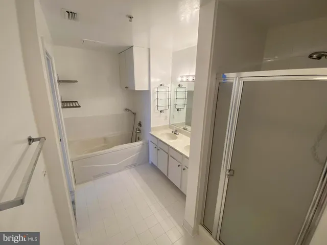 $3,800 | 3835 9th Street North, Unit PH6W, Arlington, VA 22203