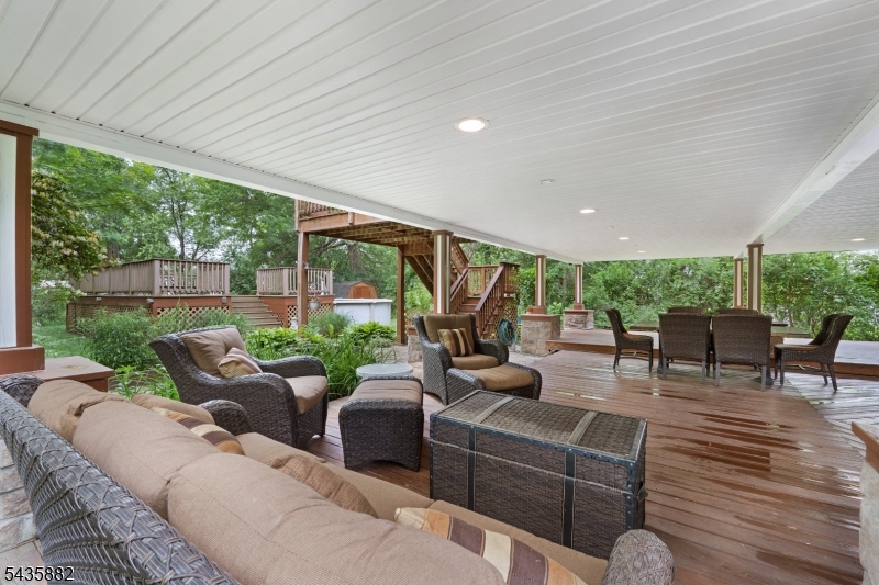 8 Robin Road Somerville, NJ 08876 - Photo 24 of 32