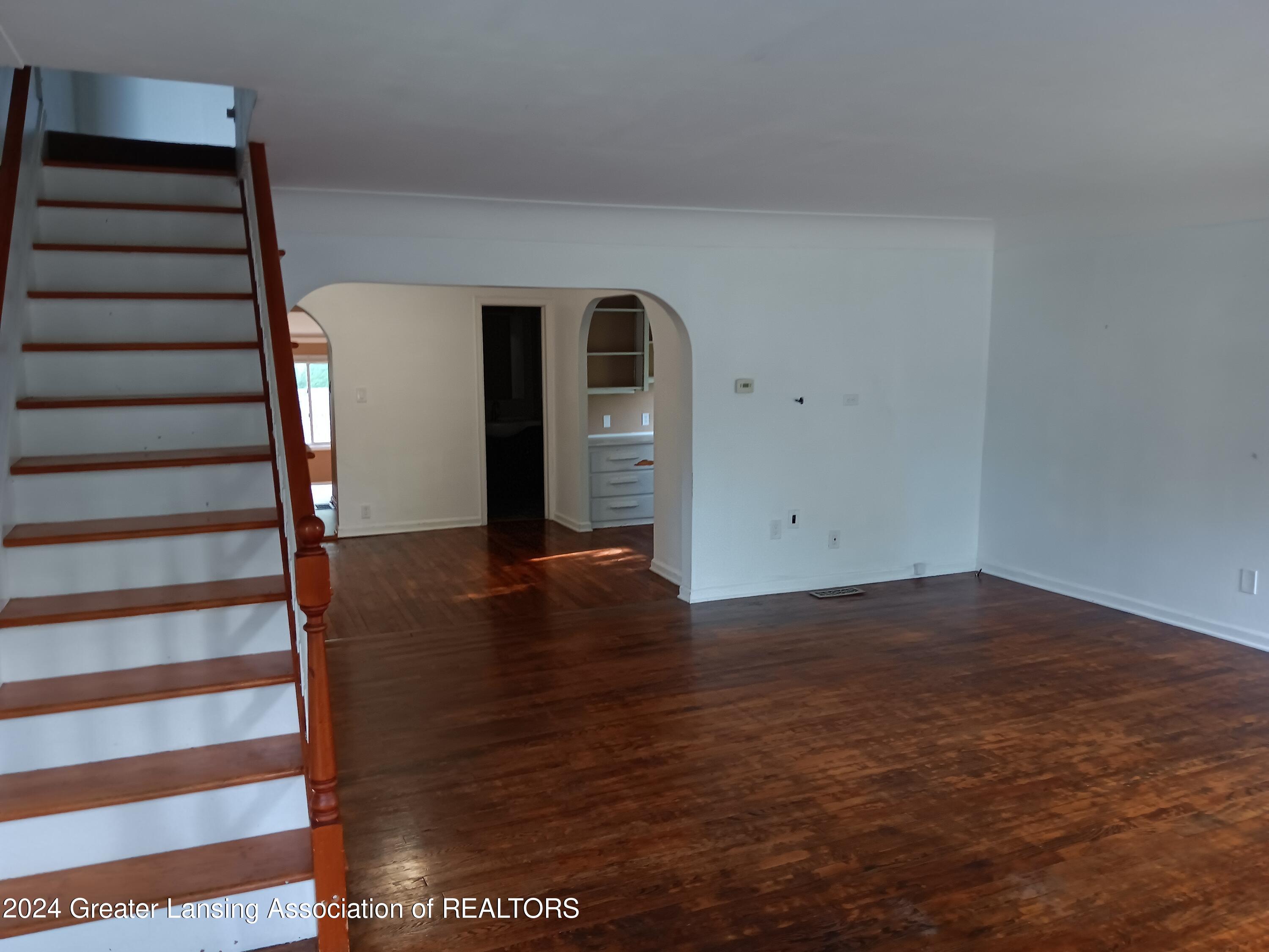609 2nd Street Fenton, MI 48430 - Photo 4 of 18 20240702_081610