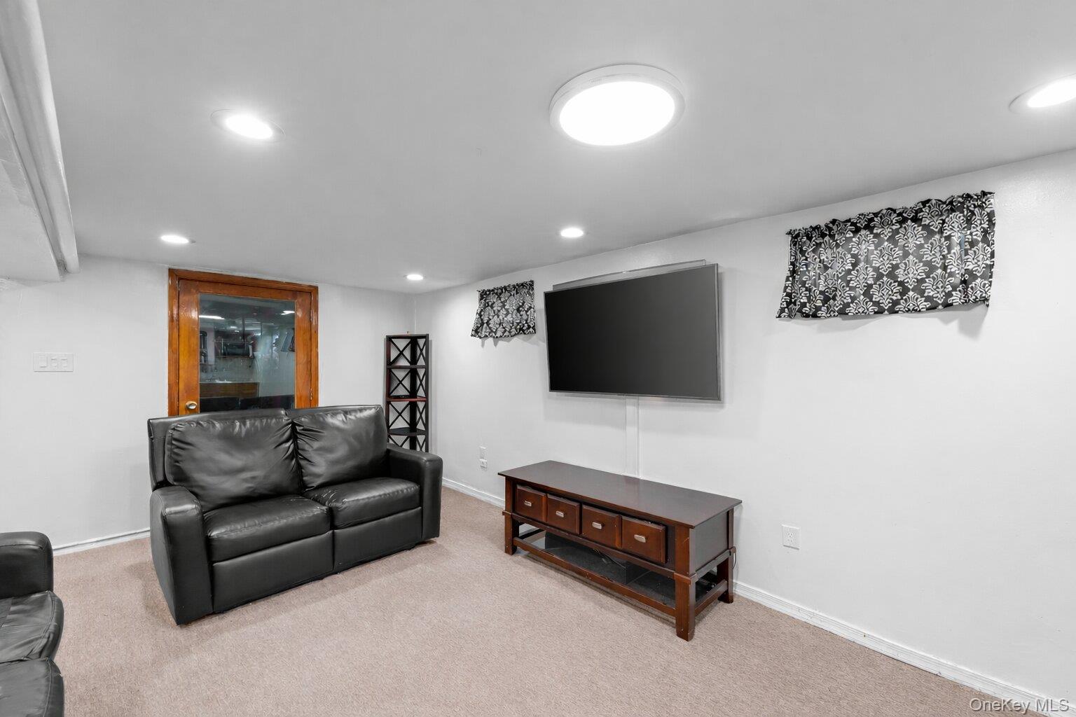 13301 226th Street Queens, NY 11413 - Photo 29 of 50