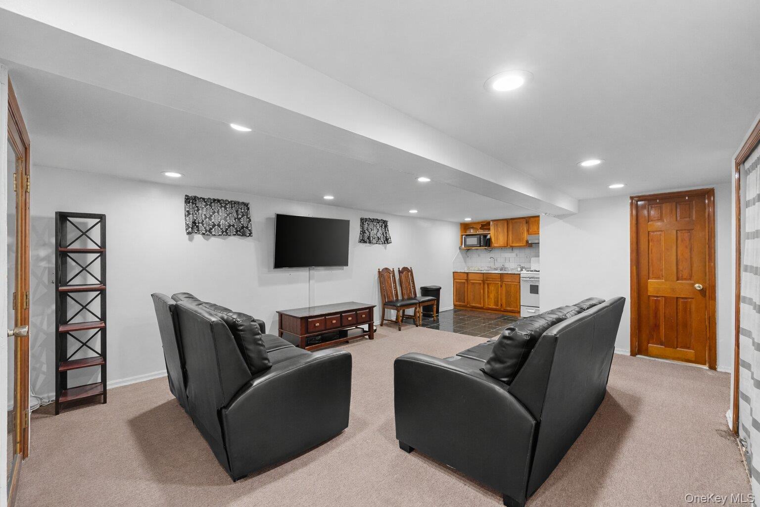 13301 226th Street Queens, NY 11413 - Photo 31 of 50