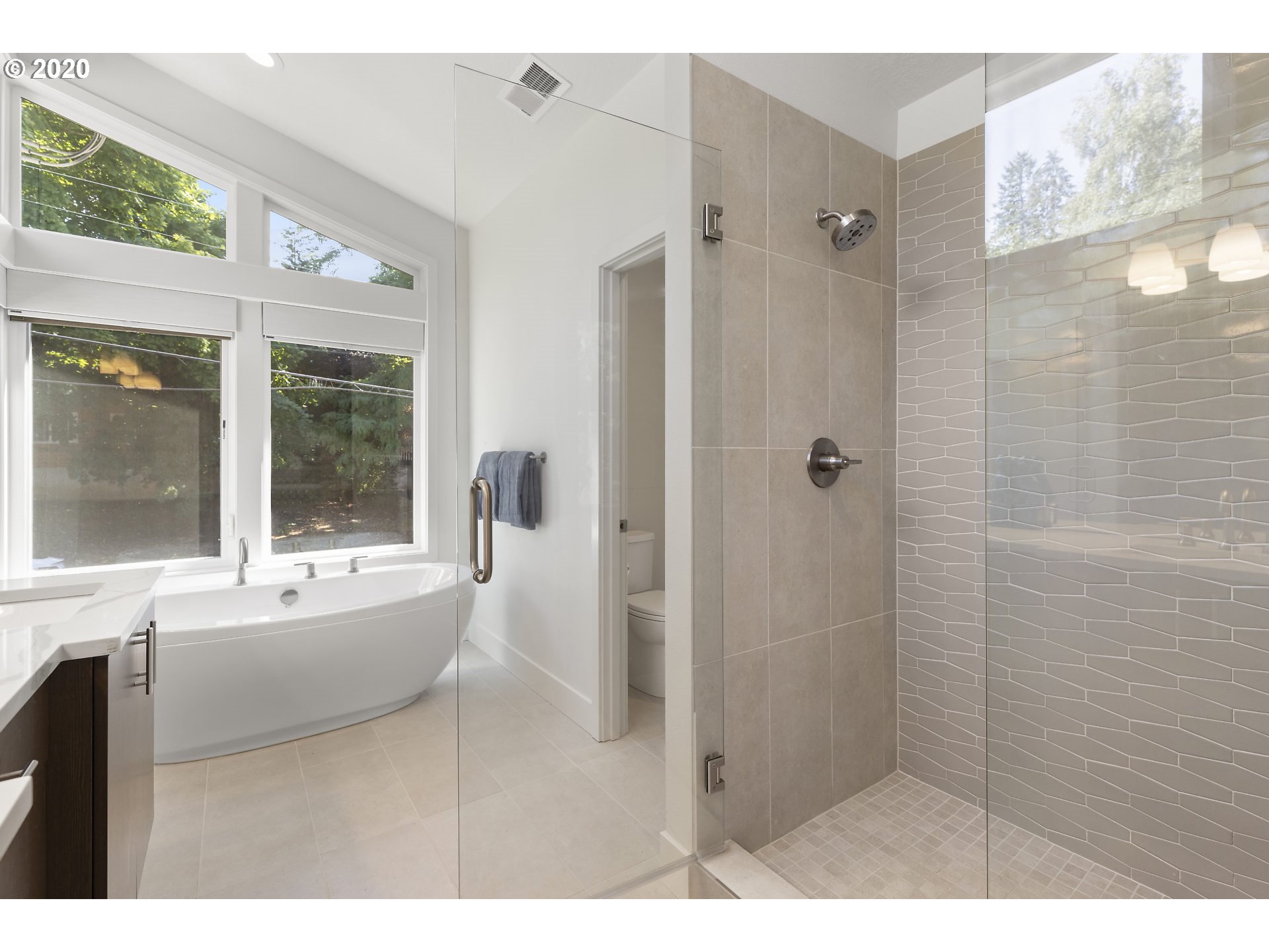 7688 Southwest 36th Avenue Portland, OR 97219 - Photo 13 of 32 Bathroom, Attached