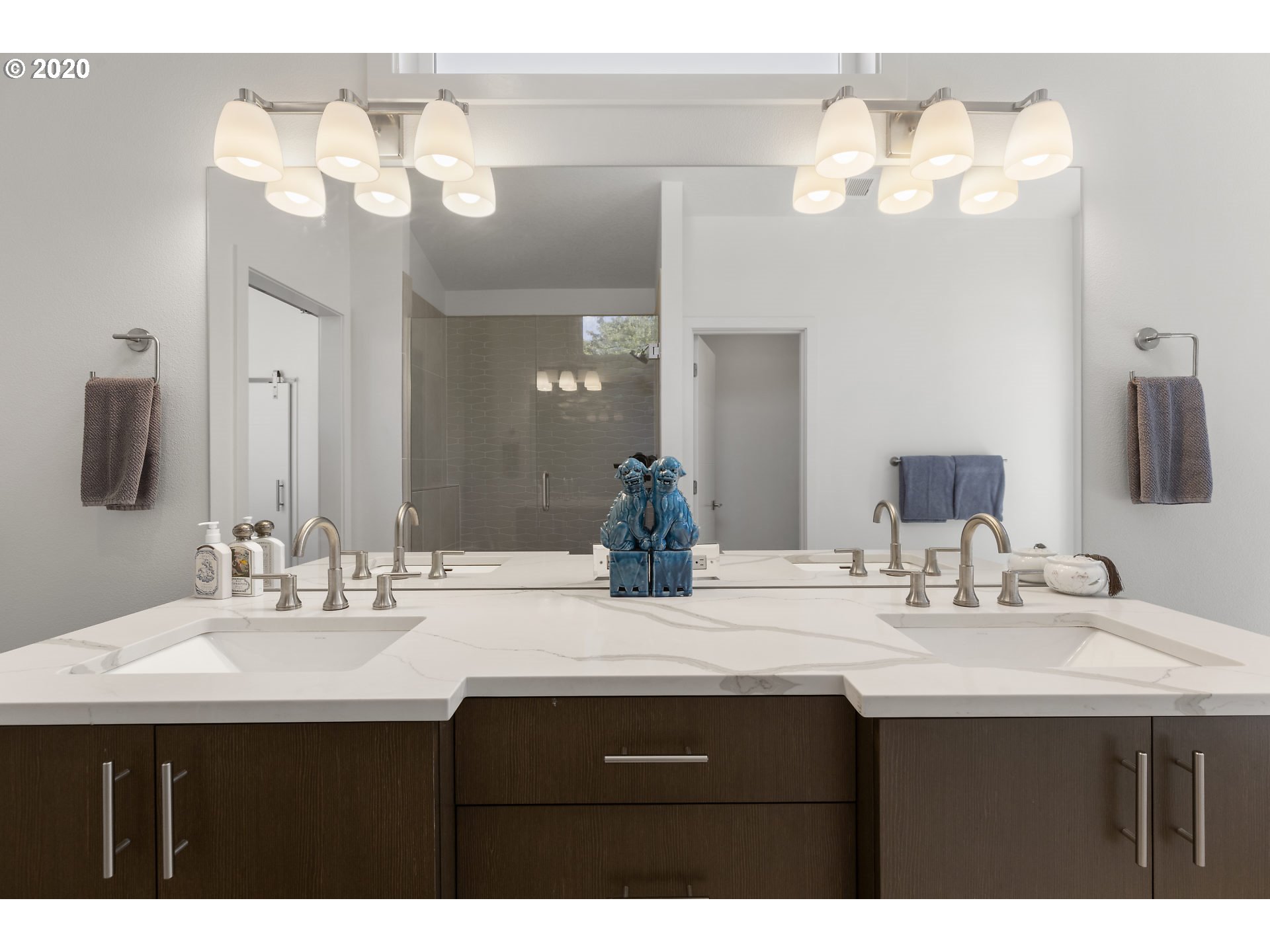 7688 Southwest 36th Avenue Portland, OR 97219 - Photo 14 of 32 Bathroom, Attached