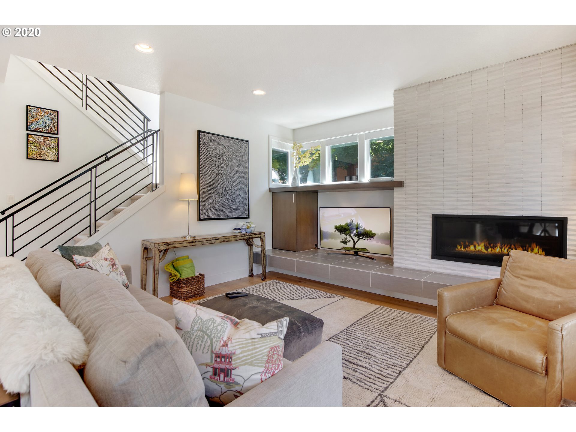 7688 Southwest 36th Avenue Portland, OR 97219 - Photo 2 of 32 Gallery Image 2