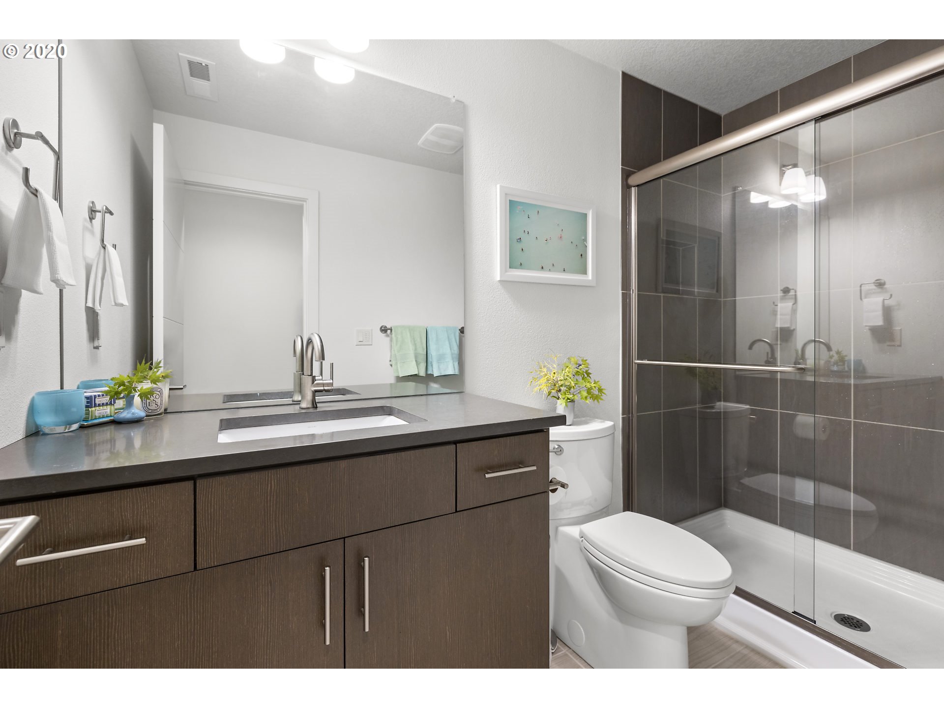 7688 Southwest 36th Avenue Portland, OR 97219 - Photo 21 of 32 Bathroom
