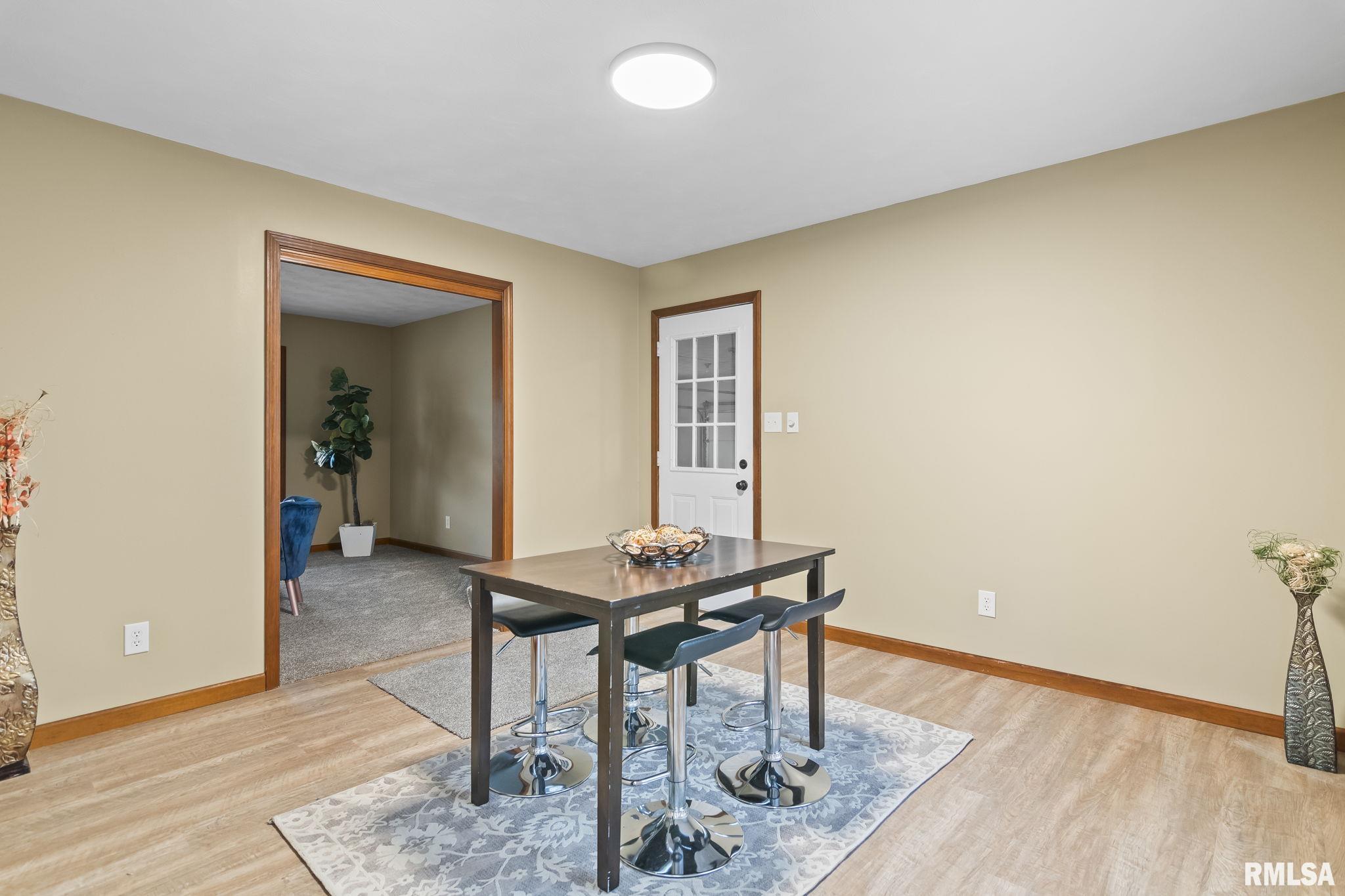 14 Wind Cave Drive Springfield, IL 62712 - Photo 13 of 38