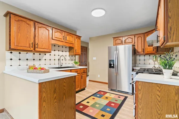 $327,900 | 14 Wind Cave Drive, Springfield, IL 62712