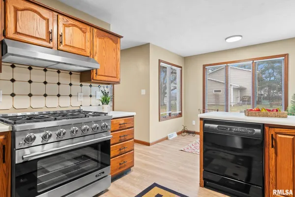 $327,900 | 14 Wind Cave Drive, Springfield, IL 62712