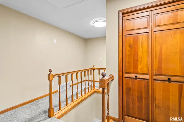 $327,900 | 14 Wind Cave Drive, Springfield, IL 62712