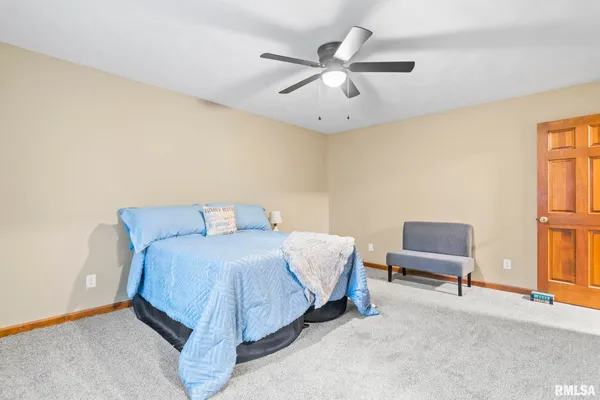 $327,900 | 14 Wind Cave Drive, Springfield, IL 62712