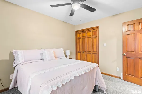 $327,900 | 14 Wind Cave Drive, Springfield, IL 62712